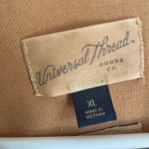 Universal Thread gold/tan Button-Up Shirt. Size XL GUC